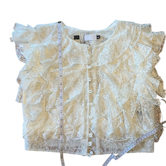 NWT BARBER BABE ON BOARD  Elegant Cream Lace Ruffle Top Size Medium - Picture 10 of 14